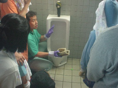 倫理法人会トイレお掃除研修